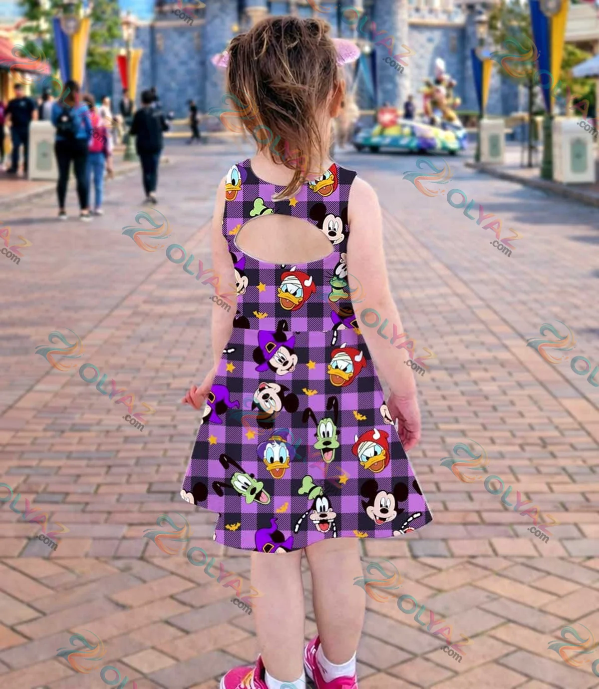 Disney Mickey & Friends Dress Set - Series 7 Disney Mickey & Friends Dress Set - Series 7