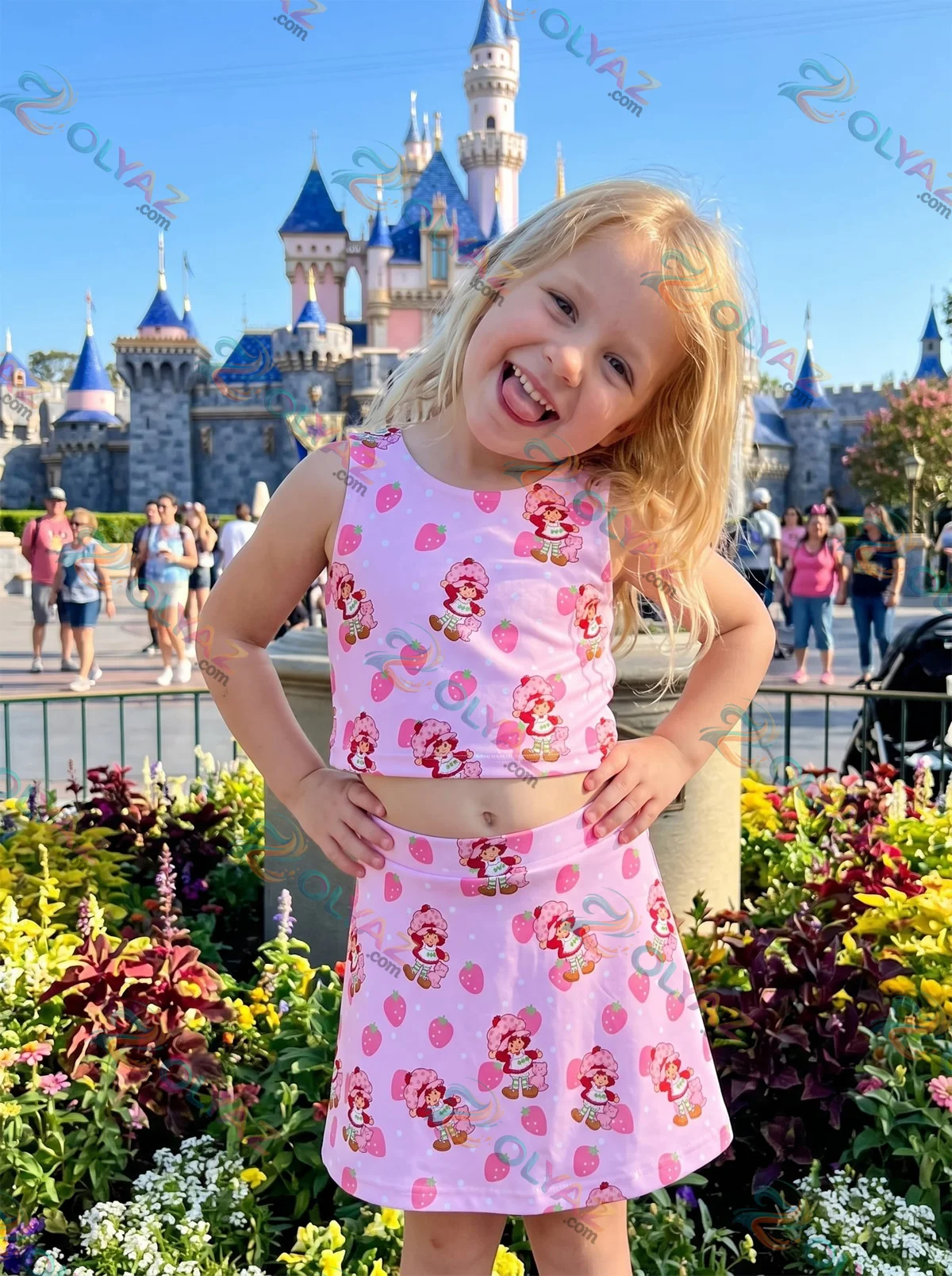 Strawberry Shortcake Dress Set (Style 1) Strawberry Shortcake Dress Set (Style 1)